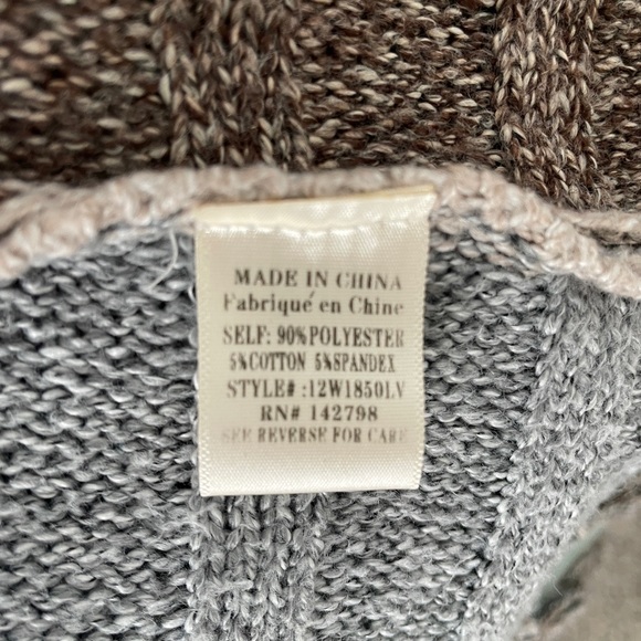 Love Riche Gray and Cream Fringe Poncho - Picture 12 of 12